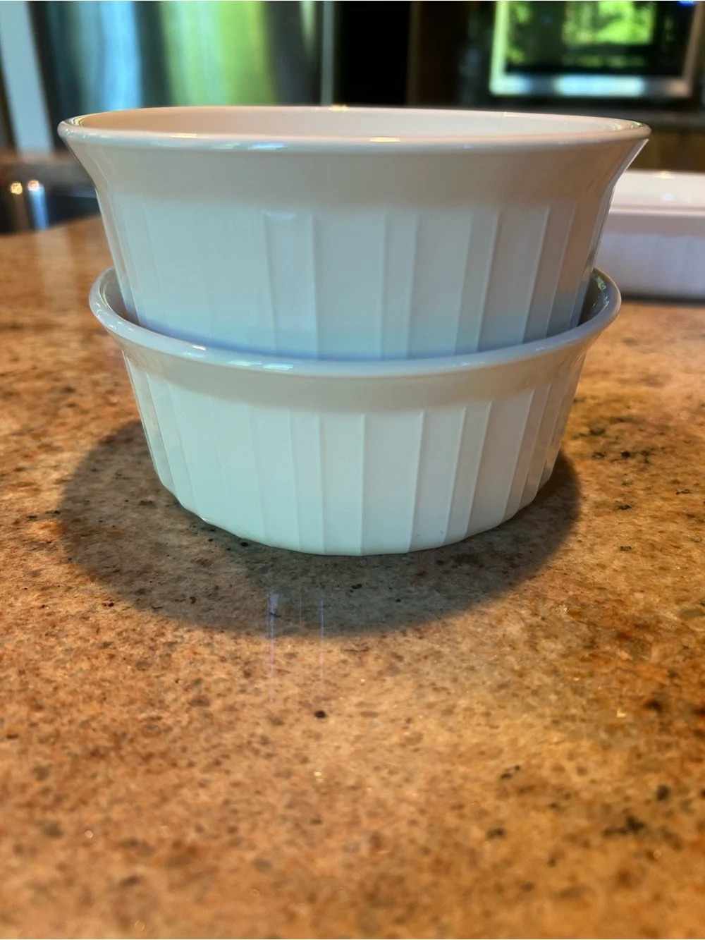 Corningware #F-16-B French White Round 16 oz Casserole Dishes Set of 4 No chips.